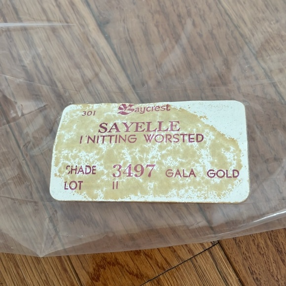 Lot of Four (4) Plus Skeins of Baycrest Sayelle Knitting Worsted in Gala Gold - Picture 4 of 4